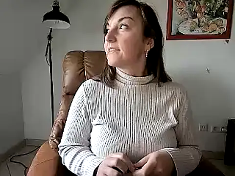 Snapshot of stunning_Rosi chatting on 12/10/24, 12:05 stunning Rosi online show from 12/10/24, 12:05