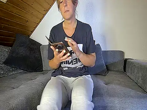 Snapshot of stunning_Rosi chatting on 09/10/25, 10:15 stunning Rosi online show from 09/10/25, 10:15