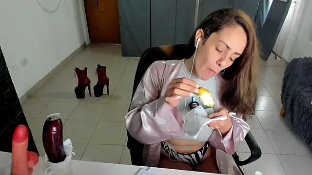 jessiburningheels online show from 02/05/25, 12:38