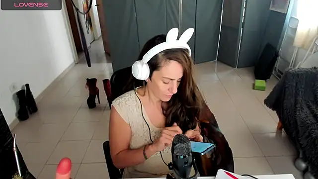 jessiburningheels online show from 02/18/25, 01:22