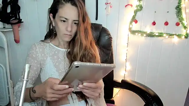 jessiburningheels online show from 12/14/25, 09:14