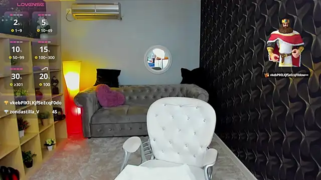 nicolee   19 online show from 03/11/25, 10:31