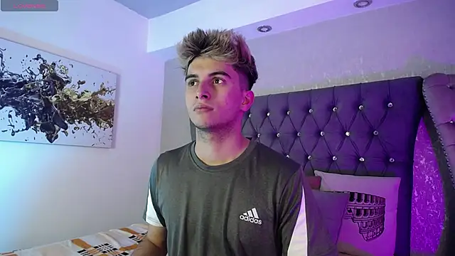 Snapshot of MrWilliseo chatting on 09/11/25, 08:20 MrWilliseo online show from 09/11/25, 08:20