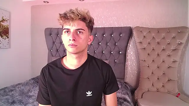 Snapshot of MrWilliseo chatting on 09/26/25, 02:26 MrWilliseo online show from 09/26/25, 02:26