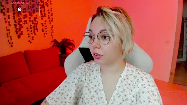 whoa-hoa-hoa-hoa-hoa online show from 11/04/25, 02:38