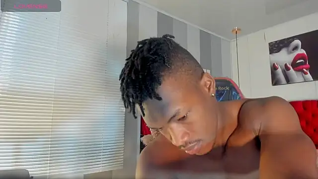 Snapshot of KENDER21_ chatting on 03/18/25, 01:42 KENDER21 online show from 03/18/25, 01:42