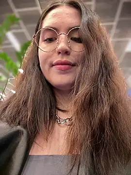 meow girl online show from 11/07/25, 10:59