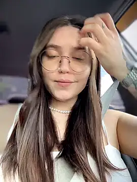 Snapshot of meow_girl chatting on 06/06/26, 11:37 meow girl online show from 06/06/26, 11:37