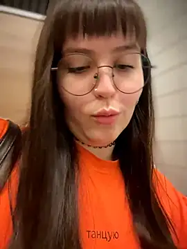 Snapshot of meow_girl chatting on 08/09/26, 10:31 meow girl online show from 08/09/26, 10:31