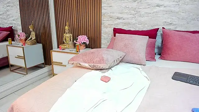 MadisonHunter2024 online show from 01/29/25, 10:32