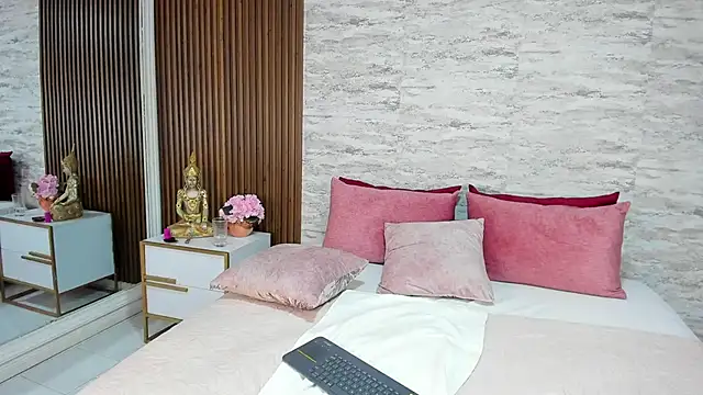 MadisonHunter2024 online show from 01/30/25, 10:30