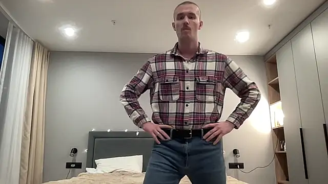 cute mark online show from 12/22/25, 01:41