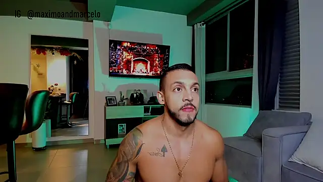 Snapshot of Maximo_Marcelo chatting on 12/31/24, 12:11 Maximo Marcelo online show from 12/31/24, 12:11
