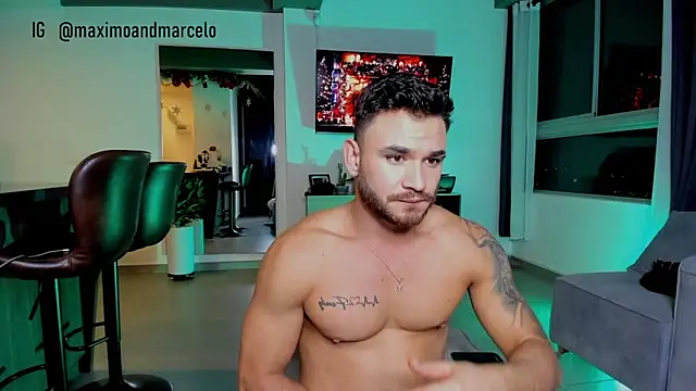 Snapshot of Maximo_Marcelo chatting on 12/31/24, 03:12 Maximo Marcelo online show from 12/31/24, 03:12