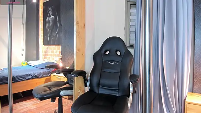 Venusflame   online show from 03/14/25, 11:45