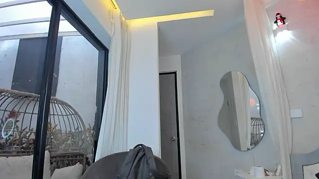 Venusflame   online show from 12/16/25, 11:48