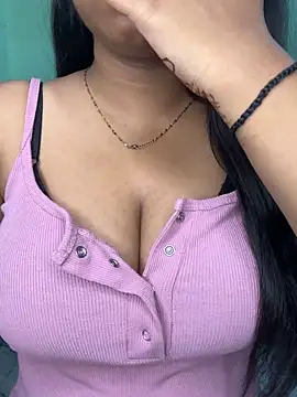 Snapshot of Ishaani_0 chatting on 06/14/26, 10:12 Ishaani 0 online show from 06/14/26, 10:12