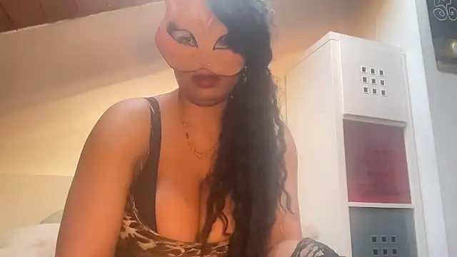 SCARLET-SANTANA online show from 02/18/25, 10:27