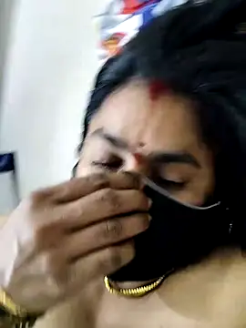 Snapshot of Tamilrojanew chatting on 12/09/24, 09:37 Tamilrojanew online show from 12/09/24, 09:37