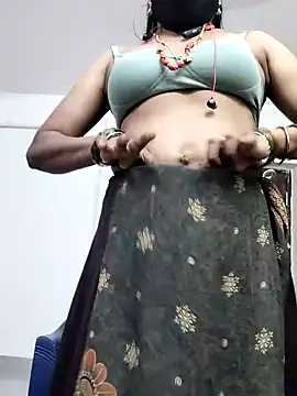 Snapshot of Tamilrojanew chatting on 12/12/24, 08:57 Tamilrojanew online show from 12/12/24, 08:57