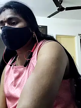 Snapshot of Tamilrojanew chatting on 12/14/24, 01:59 Tamilrojanew online show from 12/14/24, 01:59