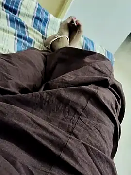 Snapshot of Tamilrojanew chatting on 03/11/25, 08:42 Tamilrojanew online show from 03/11/25, 08:42