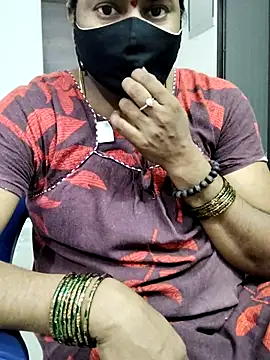 Snapshot of Tamilrojanew chatting on 09/25/25, 08:18 Tamilrojanew online show from 09/25/25, 08:18