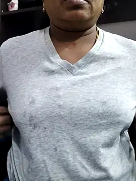 Snapshot of Tamilrojanew chatting on 10/02/25, 08:32 Tamilrojanew online show from 10/02/25, 08:32