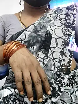 Snapshot of Tamilrojanew chatting on 10/08/25, 06:55 Tamilrojanew online show from 10/08/25, 06:55