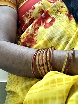 Snapshot of Tamilrojanew chatting on 10/10/25, 10:36 Tamilrojanew online show from 10/10/25, 10:36