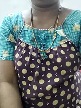 Snapshot of Tamilrojanew chatting on 10/28/25, 05:37 Tamilrojanew online show from 10/28/25, 05:37