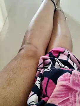 Snapshot of Tamilrojanew chatting on 11/08/25, 06:13 Tamilrojanew online show from 11/08/25, 06:13