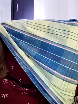 Snapshot of Tamilrojanew chatting on 11/15/25, 06:00 Tamilrojanew online show from 11/15/25, 06:00