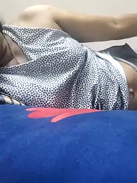 Snapshot of Tamilrojanew chatting on 12/22/25, 06:43 Tamilrojanew online show from 12/22/25, 06:43