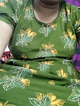 Snapshot of Tamilrojanew chatting on 01/05/26, 07:06 Tamilrojanew online show from 01/05/26, 07:06