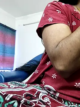 Snapshot of Tamilrojanew chatting on 01/09/26, 07:33 Tamilrojanew online show from 01/09/26, 07:33