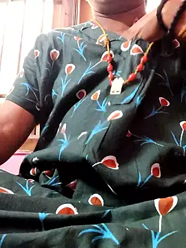 Snapshot of Tamilrojanew chatting on 01/19/26, 05:00 Tamilrojanew online show from 01/19/26, 05:00