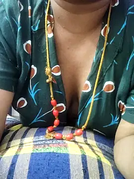 Snapshot of Tamilrojanew chatting on 02/03/26, 07:13 Tamilrojanew online show from 02/03/26, 07:13