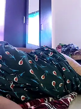 Snapshot of Tamilrojanew chatting on 03/08/26, 07:56 Tamilrojanew online show from 03/08/26, 07:56