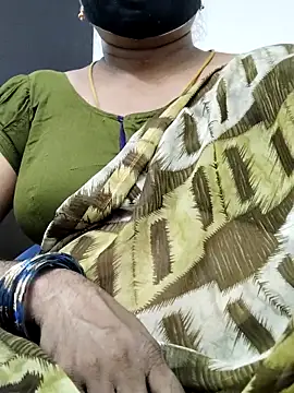 Snapshot of Tamilrojanew chatting on 04/02/26, 04:15 Tamilrojanew online show from 04/02/26, 04:15