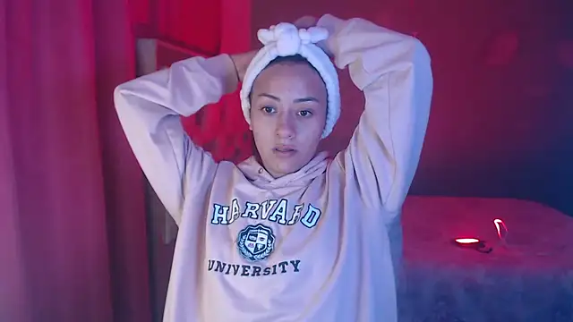 Snapshot of Little_aphrodite chatting on 11/24/25, 11:15 Little aphrodite online show from 11/24/25, 11:15