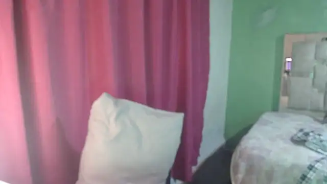 Snapshot of Little_aphrodite chatting on 11/26/25, 11:50 Little aphrodite online show from 11/26/25, 11:50