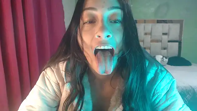 Snapshot of Little_aphrodite chatting on 12/03/25, 12:40 Little aphrodite online show from 12/03/25, 12:40