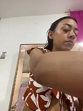 Snapshot of Little_aphrodite chatting on 02/06/26, 10:57 Little aphrodite online show from 02/06/26, 10:57