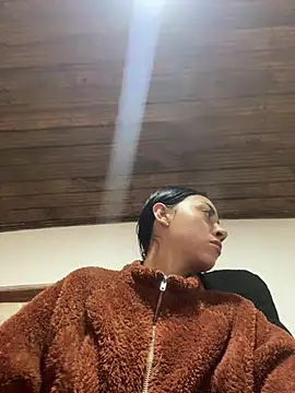 Snapshot of Little_aphrodite chatting on 02/17/26, 07:09 Little aphrodite online show from 02/17/26, 07:09