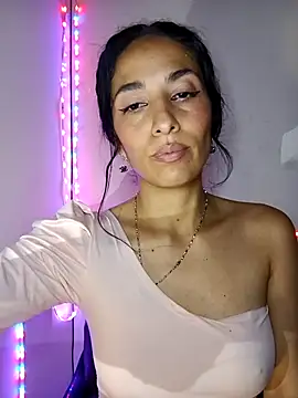 Snapshot of chloewildd_ chatting on 11/14/25, 03:49 chloewildd online show from 11/14/25, 03:49