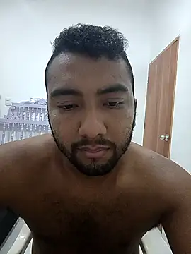 Snapshot of SpeedingLarousse chatting on 10/05/25, 07:34 SpeedingLarousse online show from 10/05/25, 07:34