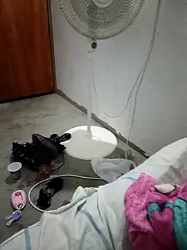 Snapshot of SpeedingLarousse chatting on 03/24/26, 02:49 SpeedingLarousse online show from 03/24/26, 02:49