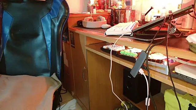 DirtyDi97 online show from 10/22/25, 04:13