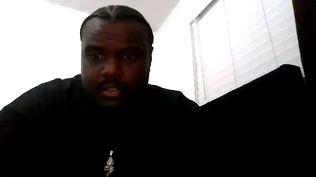 Snapshot of BigBossaNova69 chatting on 04/25/26, 08:28 BigBossaNova69 online show from 04/25/26, 08:28